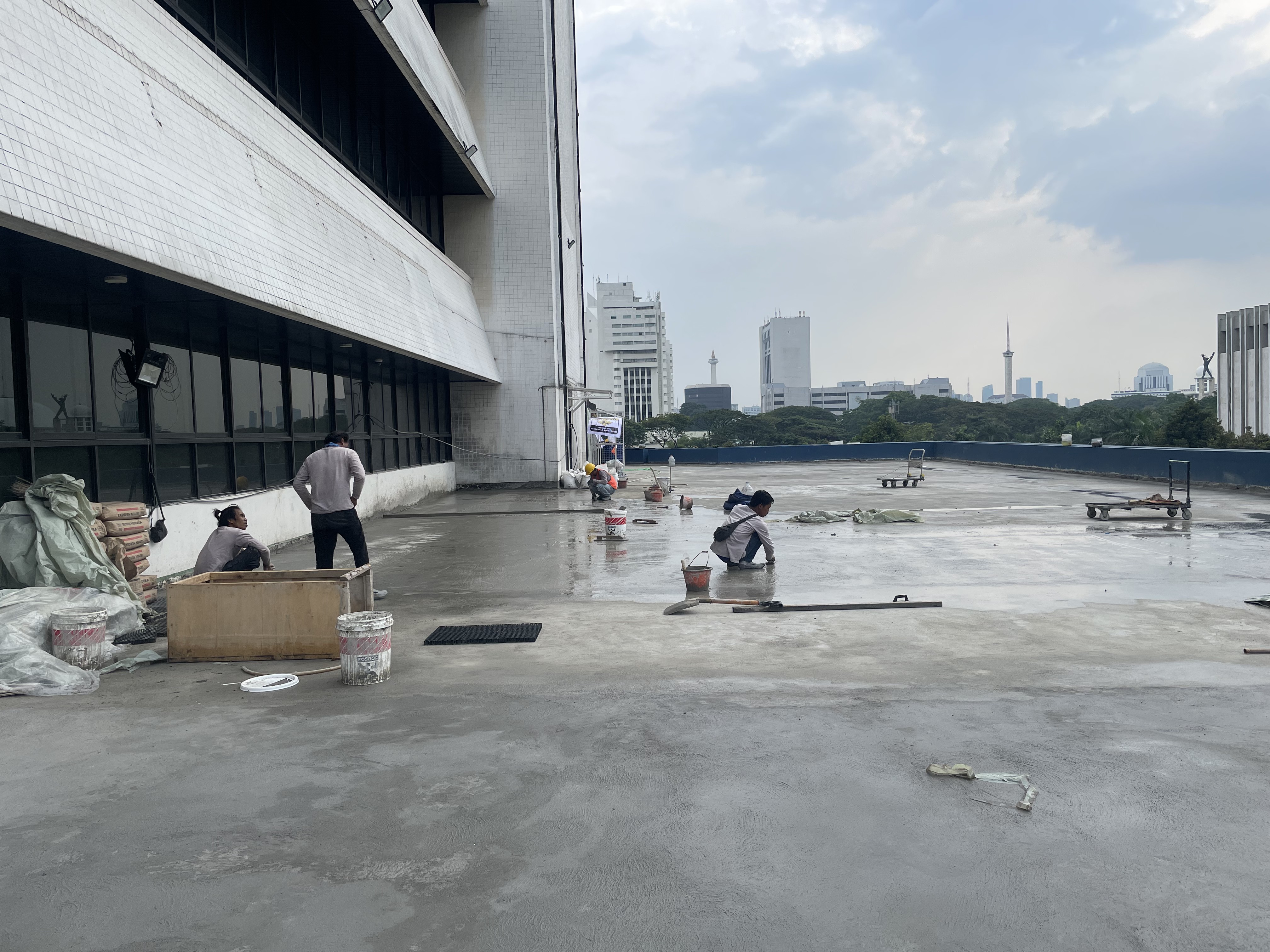 Roof waterproofing preparation and execution stage