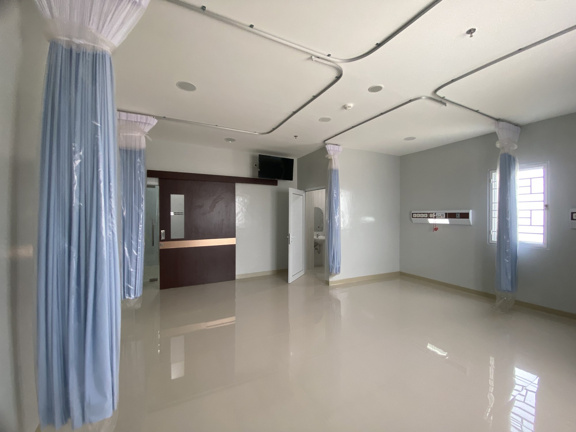 Completed inpatient room — alternative view