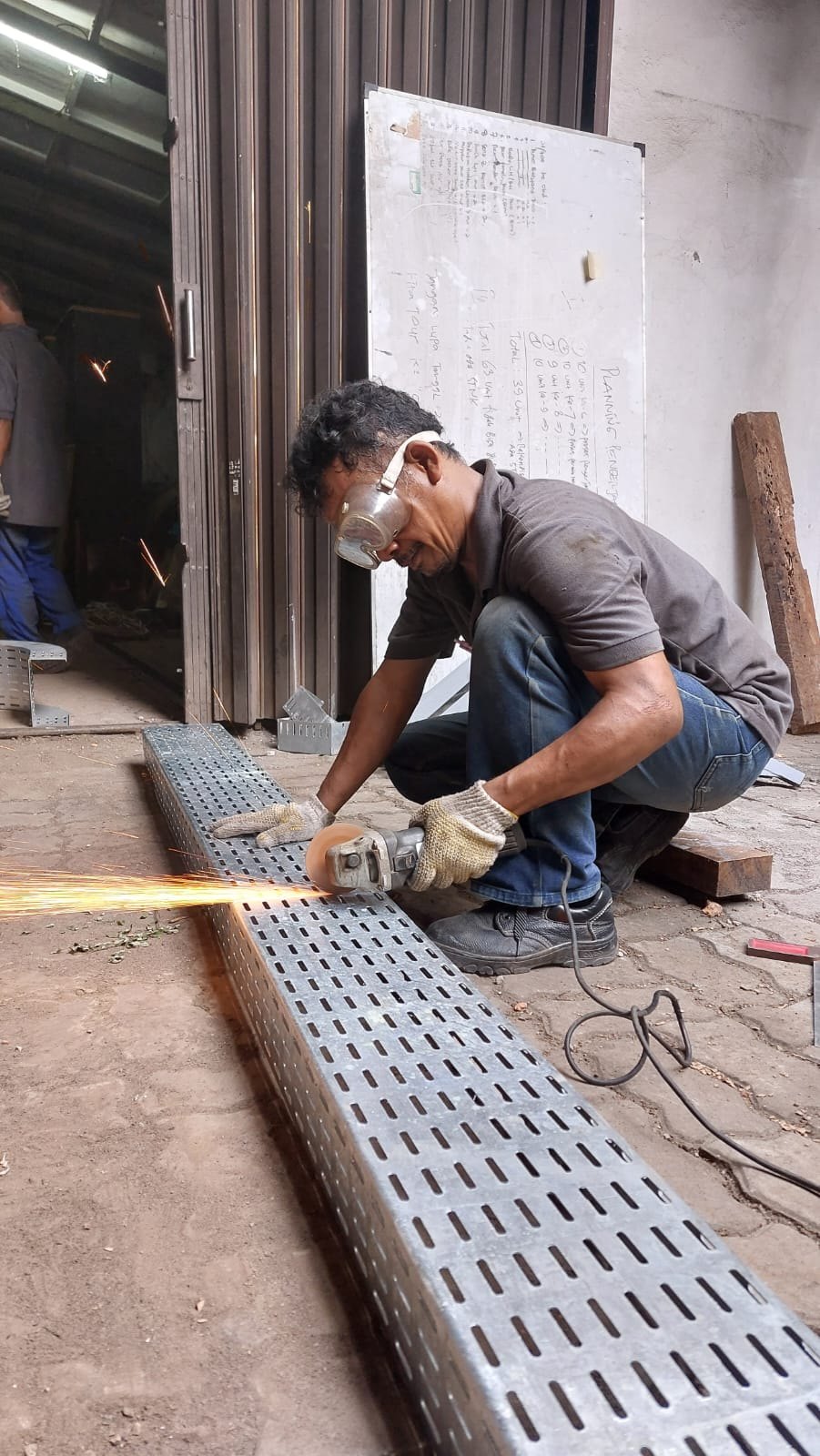Cable-tray fabrication documentation