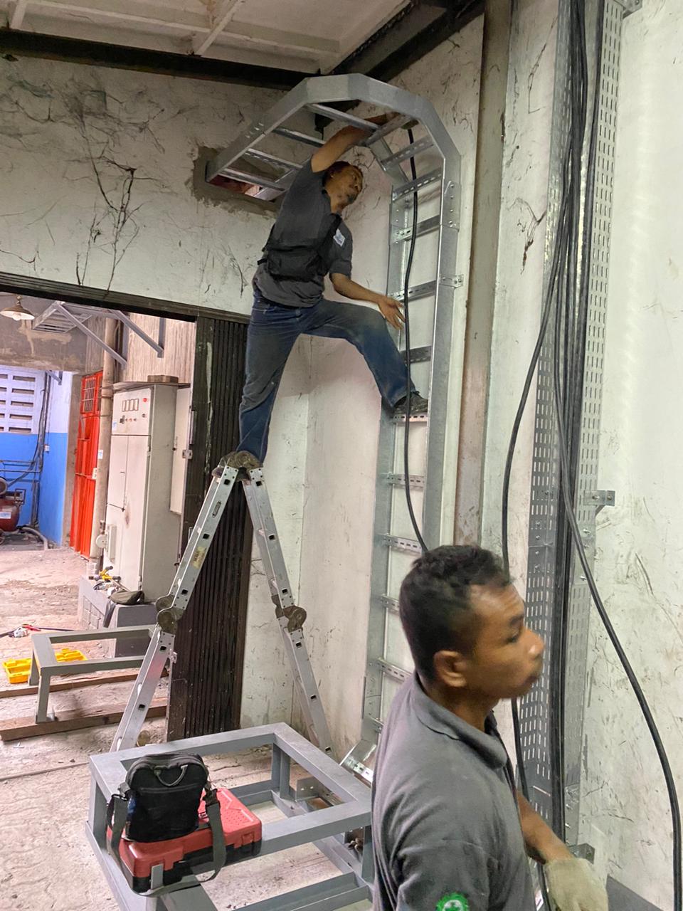 Cable ladder and support installation